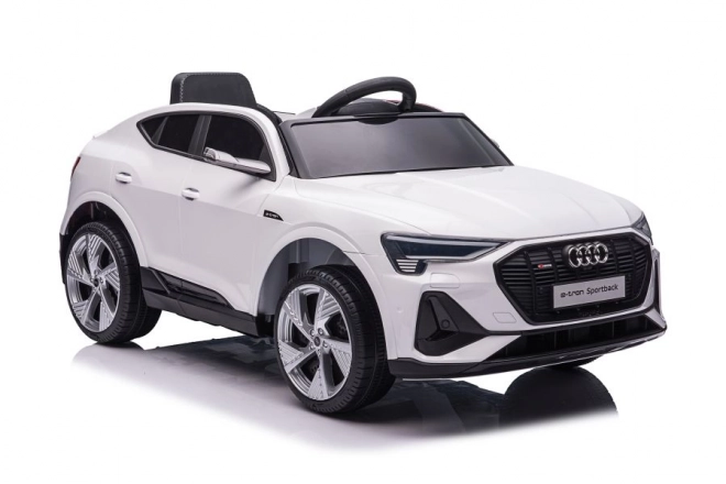 Auto na akumulátor Audi E-Tron biele