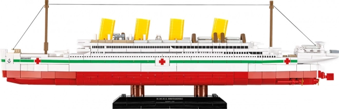 Model zaoceánskeho parníka H.M.H.S. Britannic v mierke 1:700