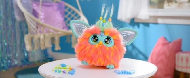 Interaktívny kamarát Furby v koralovej farbe