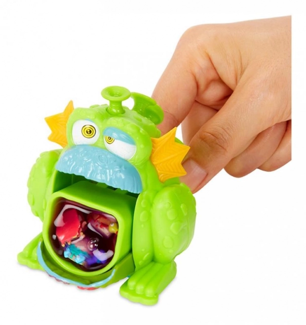 Crate Creatures prekvapenie zvracajúci kamarát