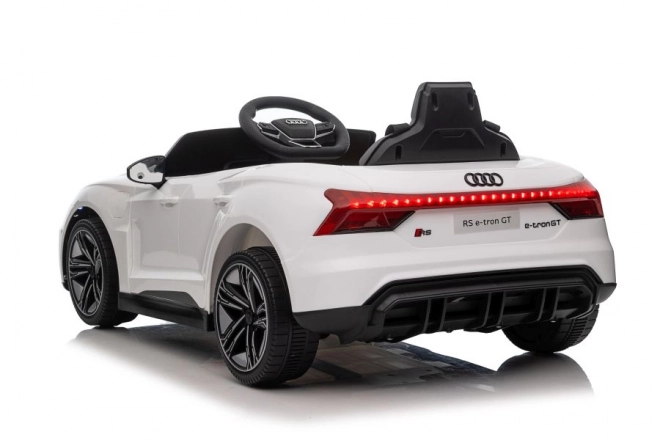 Auto na akumulátor Audi E-Tron GT biele