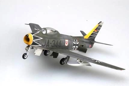 Plastikový model lietadla F-86 Sabre