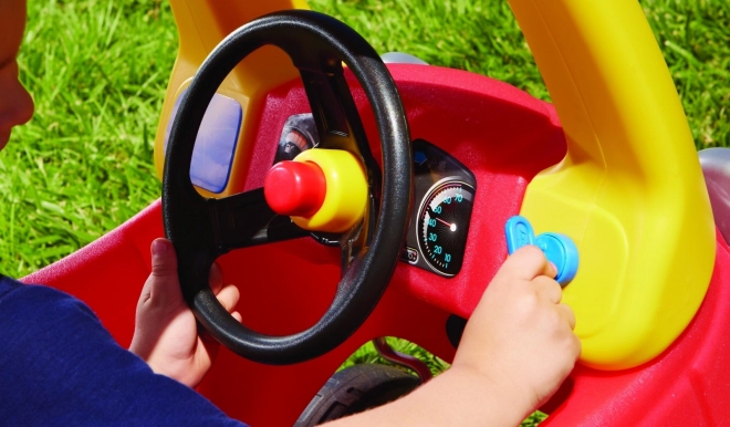 Jeździk Cozy Coupe s novými očami