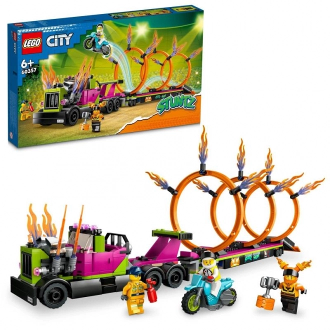 Lego City Tahač s ohnivými kruhmi