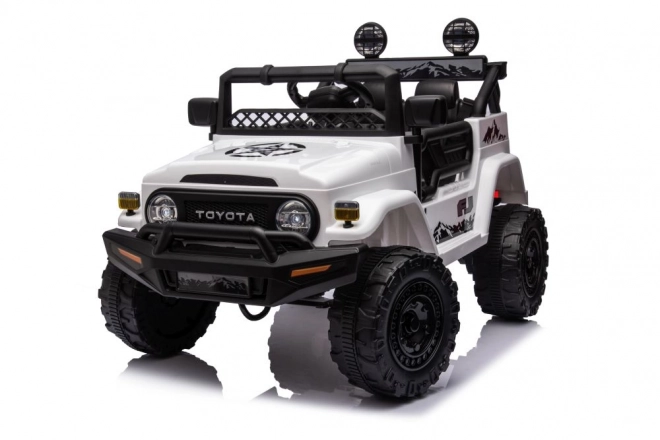 Auto na akumulátor Toyota FJ biele 4x4