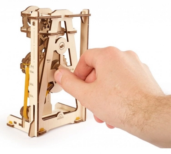 Ugears 3D puzzle - kyvadlový metronóm 92 dielikov