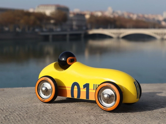 Vilac drevené auto old sport žlté
