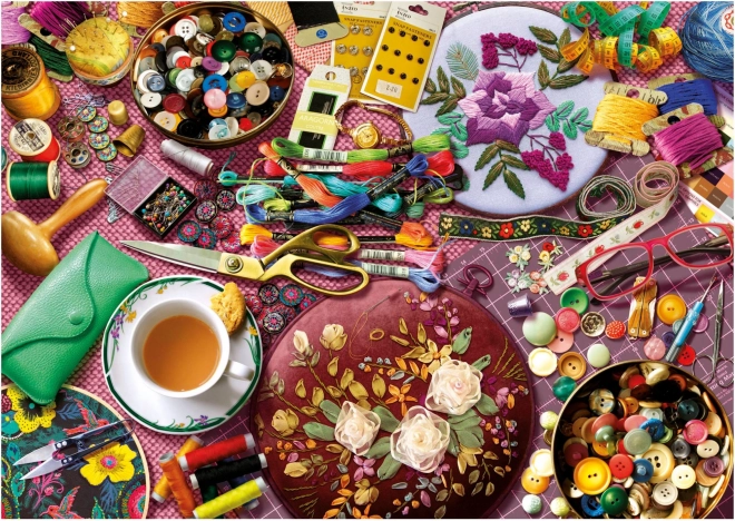 Puzzle Šijací stôl 2000 dielikov Educa