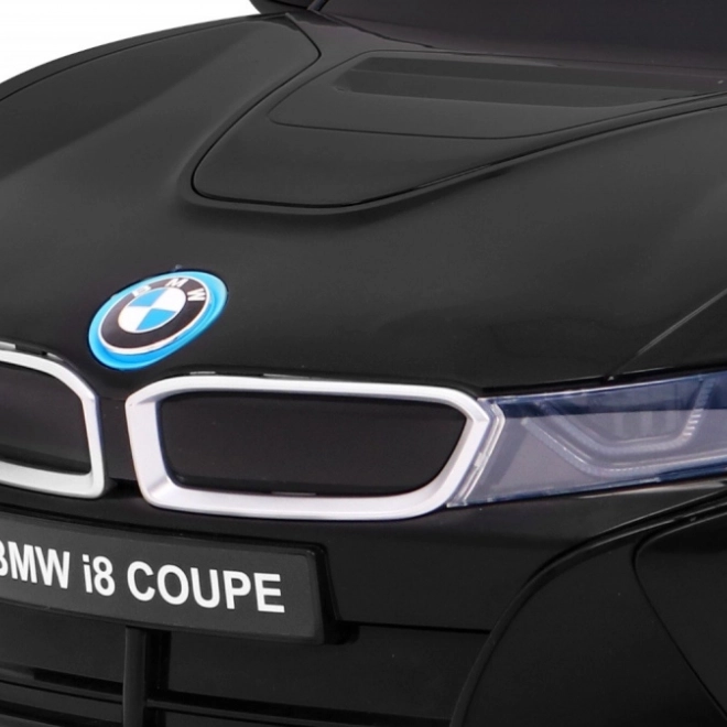 Realistický vzhľad BMW i8 s LED svetlami