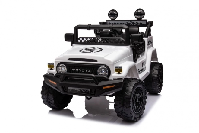 Auto na akumulátor Toyota FJ biele 4x4