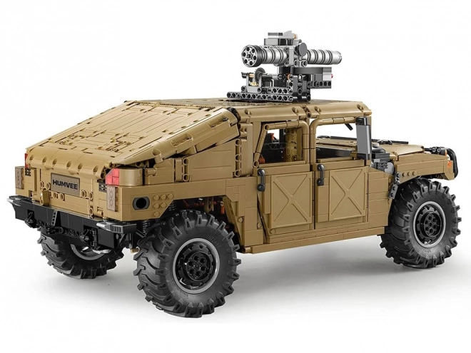 Stavebnica vojenského auta Humvee 1:18