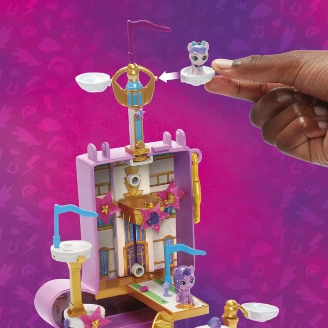 Zostava figúrok My Little Pony Mini World Magic Kompaktné Mestečko Zefírové Vrchy