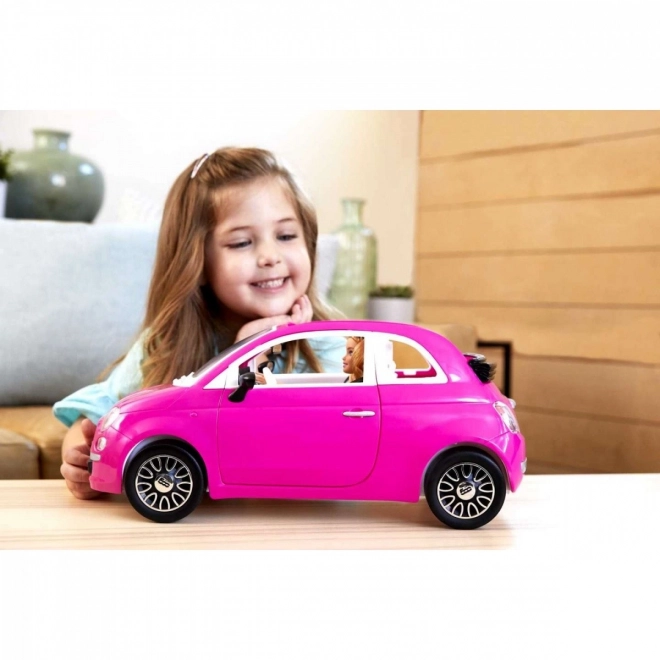 Barbie bábika s Fiat 500 kabrioletom