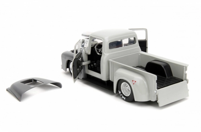 Jada Toys: Street Fighter 1956 Ford Pickup 1:24