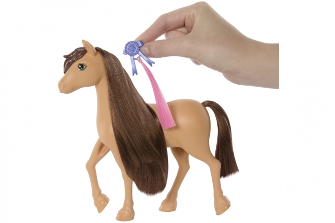 Koník Barbie Pepper s hnedými vlasmi na úpravu