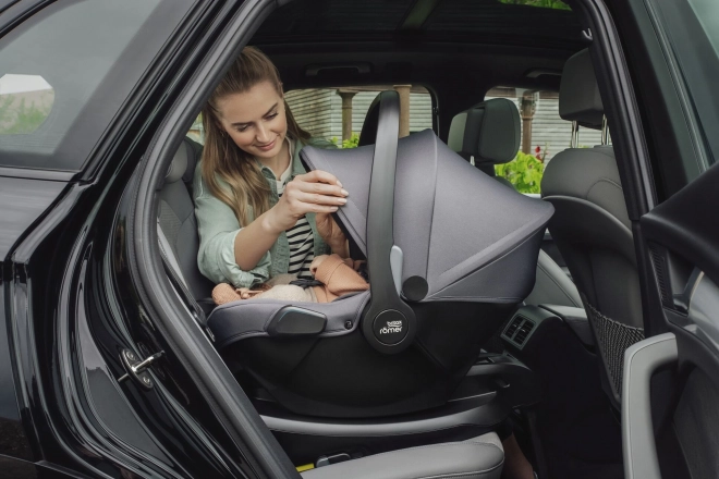 Autosedačka pre deti Britax Römer Baby-Safe Core s Bázou, Frost Grey