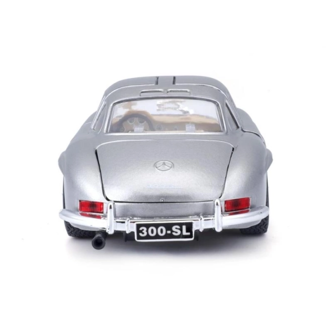 Bburago 1:24 Mercedes Benz 300SL strieborný 18-22023