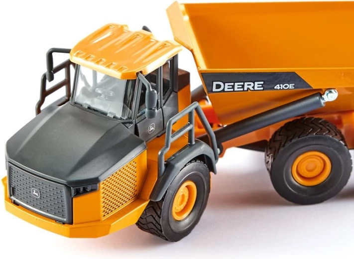 Kĺbové riadenie a robustný podvozok