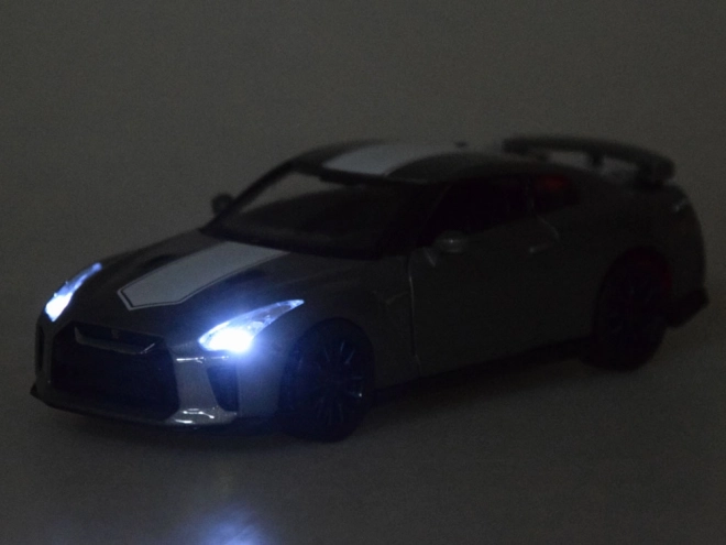 Kovový model auta Nissan GT-R 1:32 s otváracími dverami