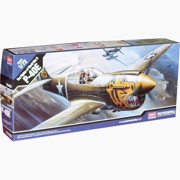 Academy Curtiss P-40E Warhawk model lietadla