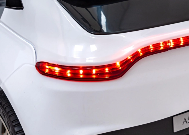 Pojazd Aston Martin DBX biely