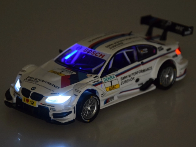 Kovový športový model BMW M3 DTM v mierke 1:32 so zvukmi a svetlami