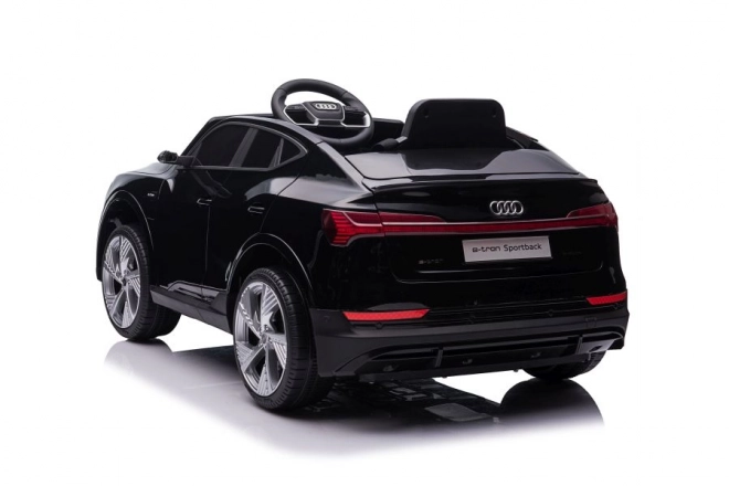 Auto na akumulátor Audi E-Tron čierne