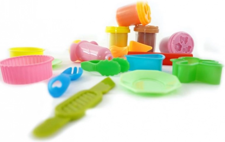 Bohatá sada nástrojov a formičiek