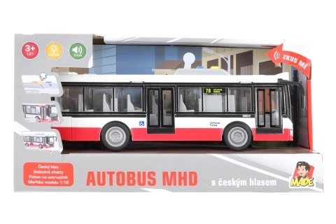 Autobus na setrvačník s českým hlasom