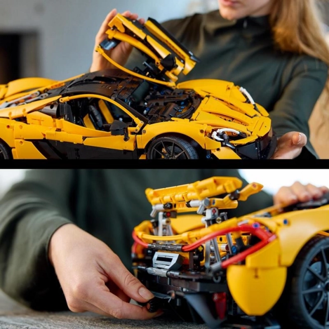 Závodné auto McLaren P1™ LEGO® Technic pre dospelých