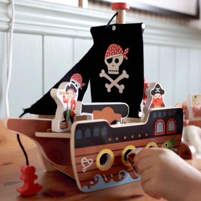 Drevená pirátska loď s figúrkami Tooky Toy