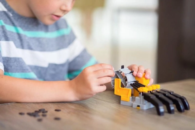 Postav a ovládaj vlastnú robotickú ruku