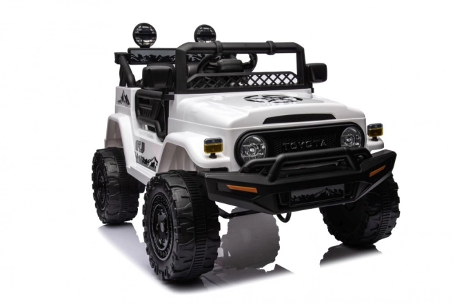 Auto na akumulátor Toyota FJ biele 4x4