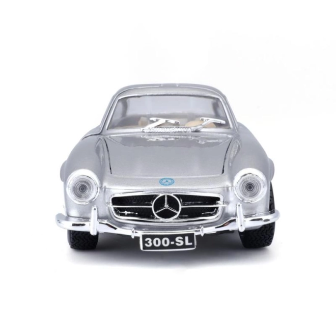 Bburago 1:24 Mercedes Benz 300SL strieborný 18-22023