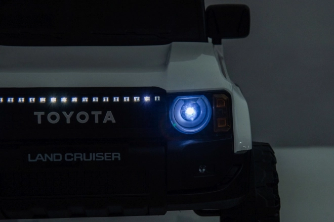 Terénne vozidlo Toyota Land Cruiser PRADO biele