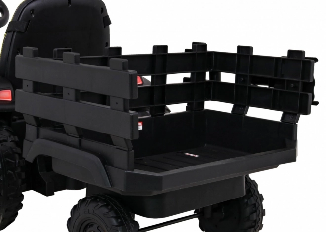 Titanový traktor s prívesom čierny