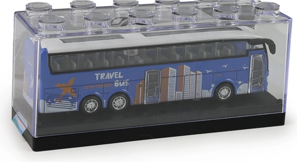Kovový diaľkový autobus na voľný chod
