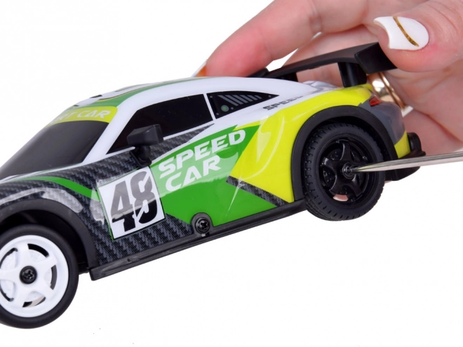 Závodné auto na driftovanie s diaľkovým ovládaním