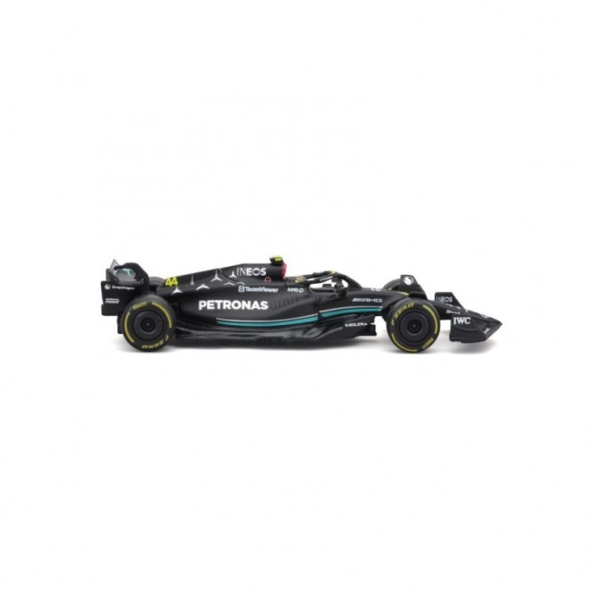 Model Mercedes-AMG F1 W14 E Performance 2023 s Georgom Russellom