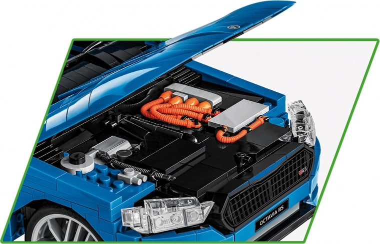 Otváracia kapota a model motora