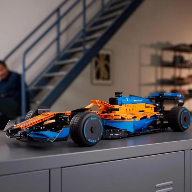 Závodné auto McLaren Formule 1