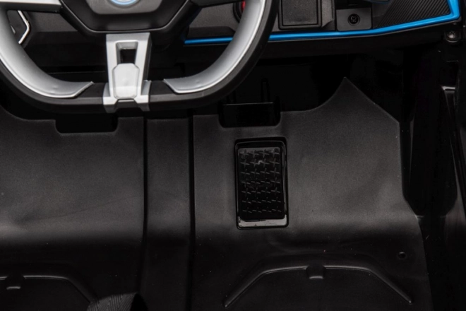 Elektrické autíčko BMW i4 4x4 čierne