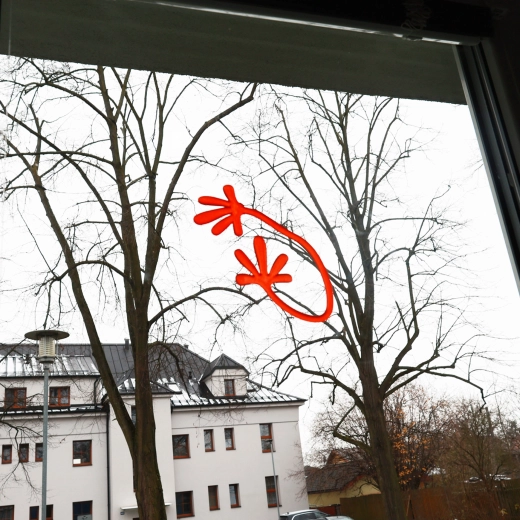 Lepí na hladké povrchy