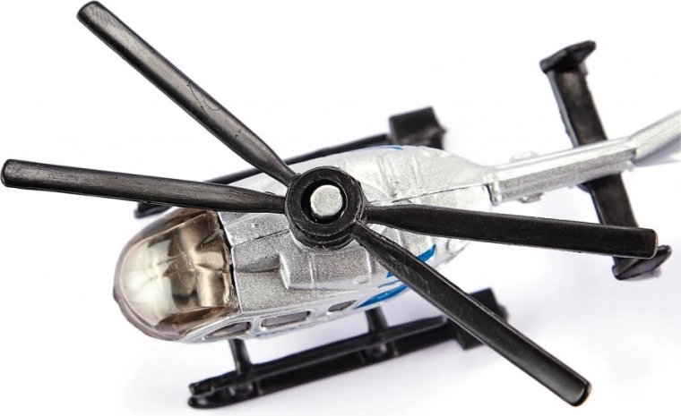 Odolná kovovo‑plastová konštrukcia