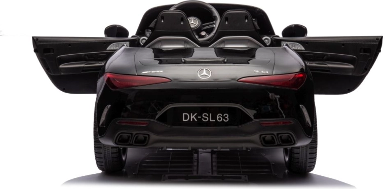 Otváracie dvere a funkčný kokpit