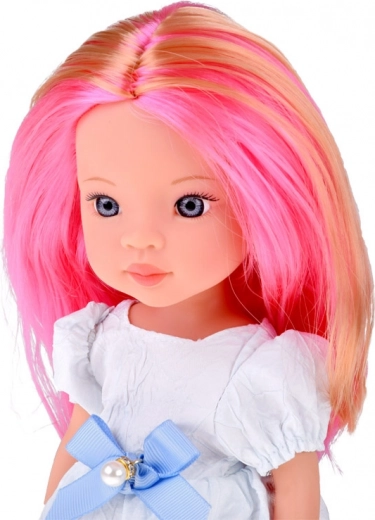 Elegantný outfit s modrou mašľou