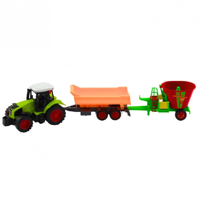 Traktor a príves s výklopkou a kŕmnym vozom