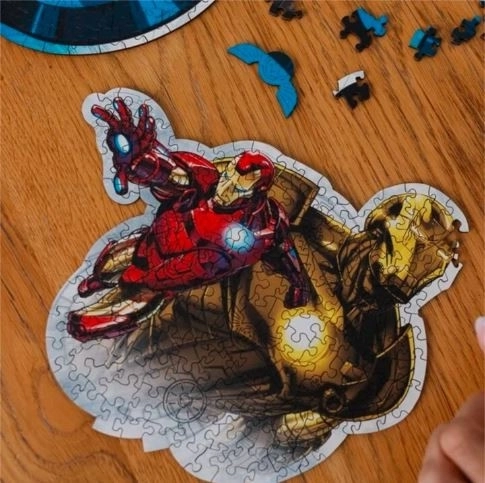 Drevené Puzzle Odvážny Iron Man