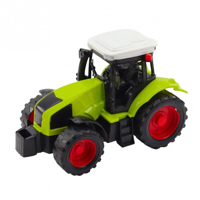 Traktor a príves s výklopkou a kŕmnym vozom