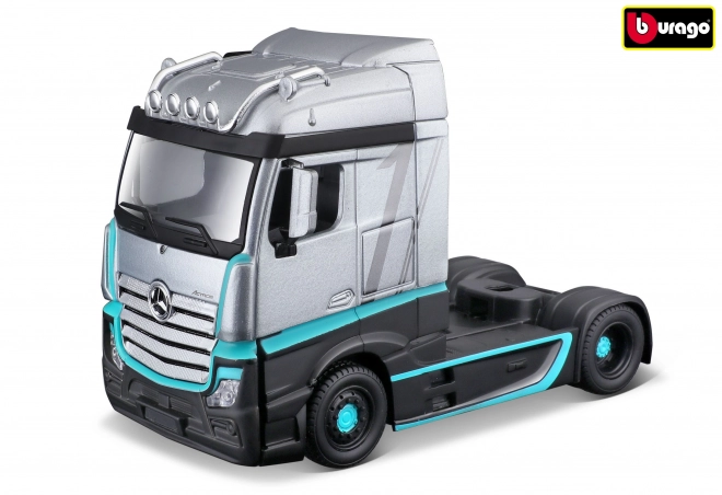 Bburago Mercedes-Benz Actros Gigaspace - Strieborný